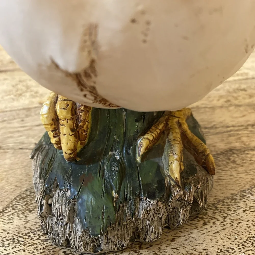HEAVY RESIN LARGE  WHITE HEN CHICKEN 9